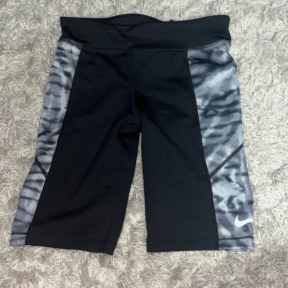 Nike biker shorts size medium